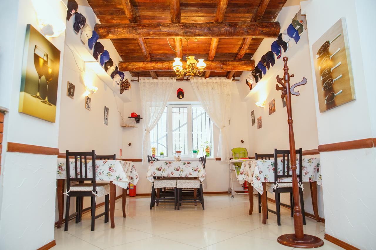Mini Hotel Venezia Atyraū Esterno foto